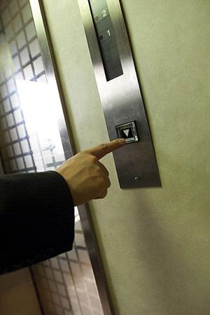 防煙垂壁による火災時の安全性向上